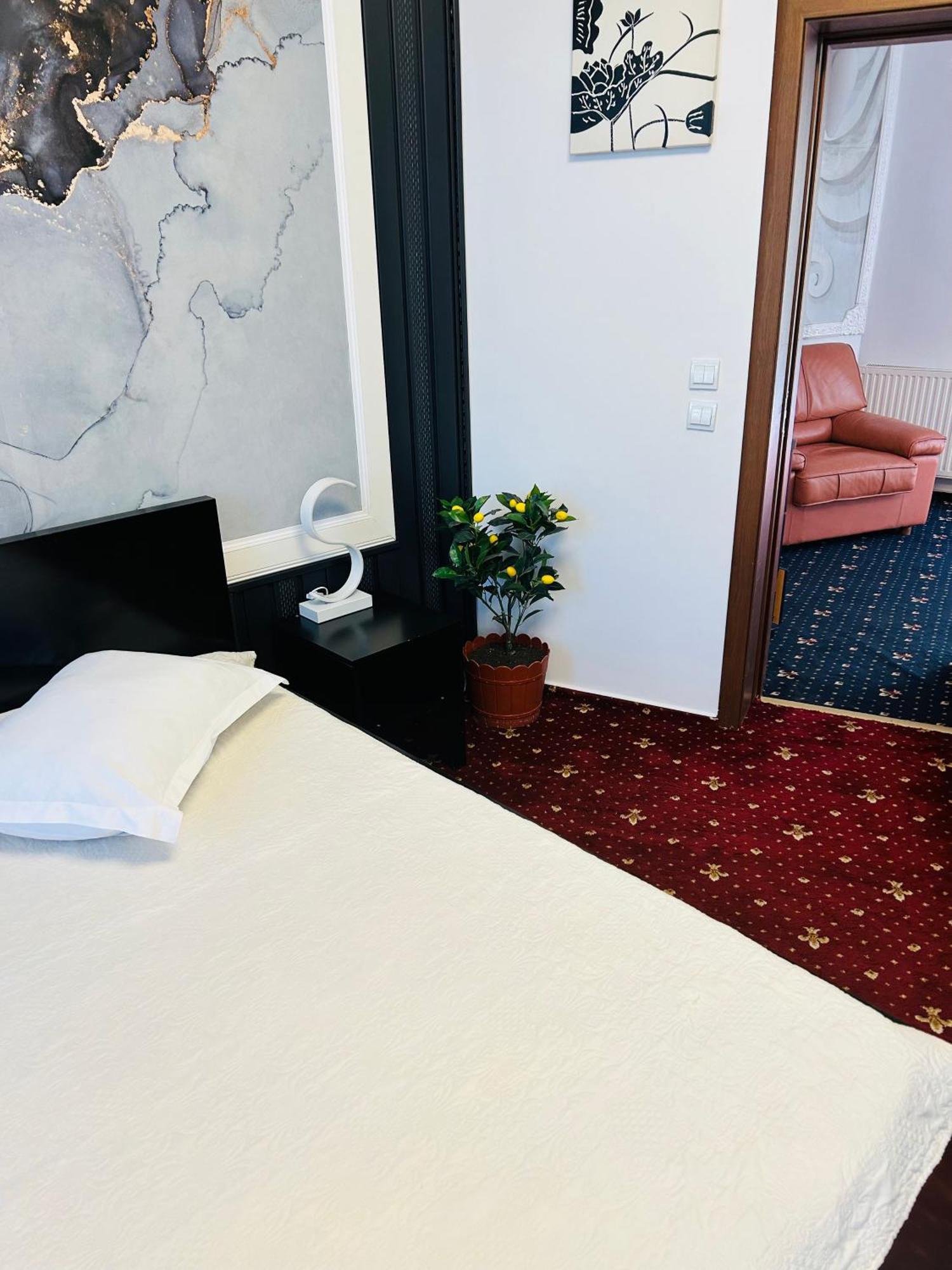 Hotel Zava Boutique Central 3*